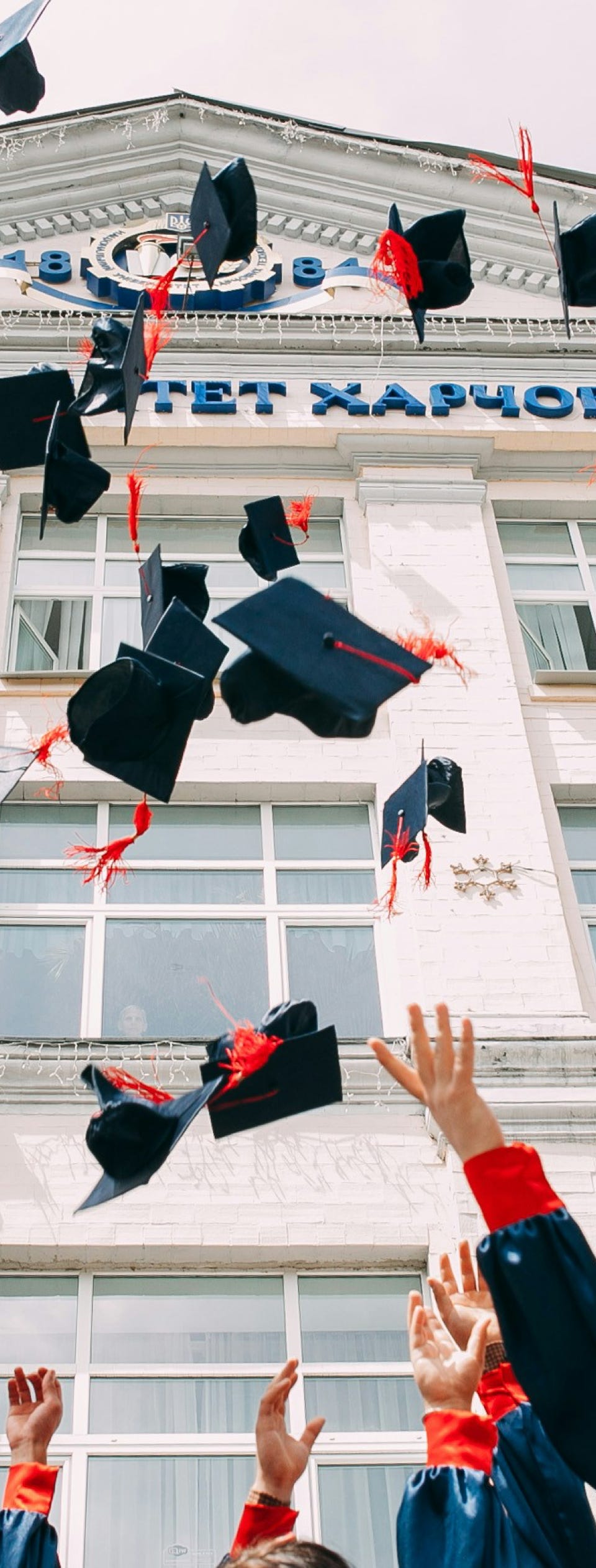 Matt Topliss, MA, NPQH, FCCT Principal, Kyoto International School