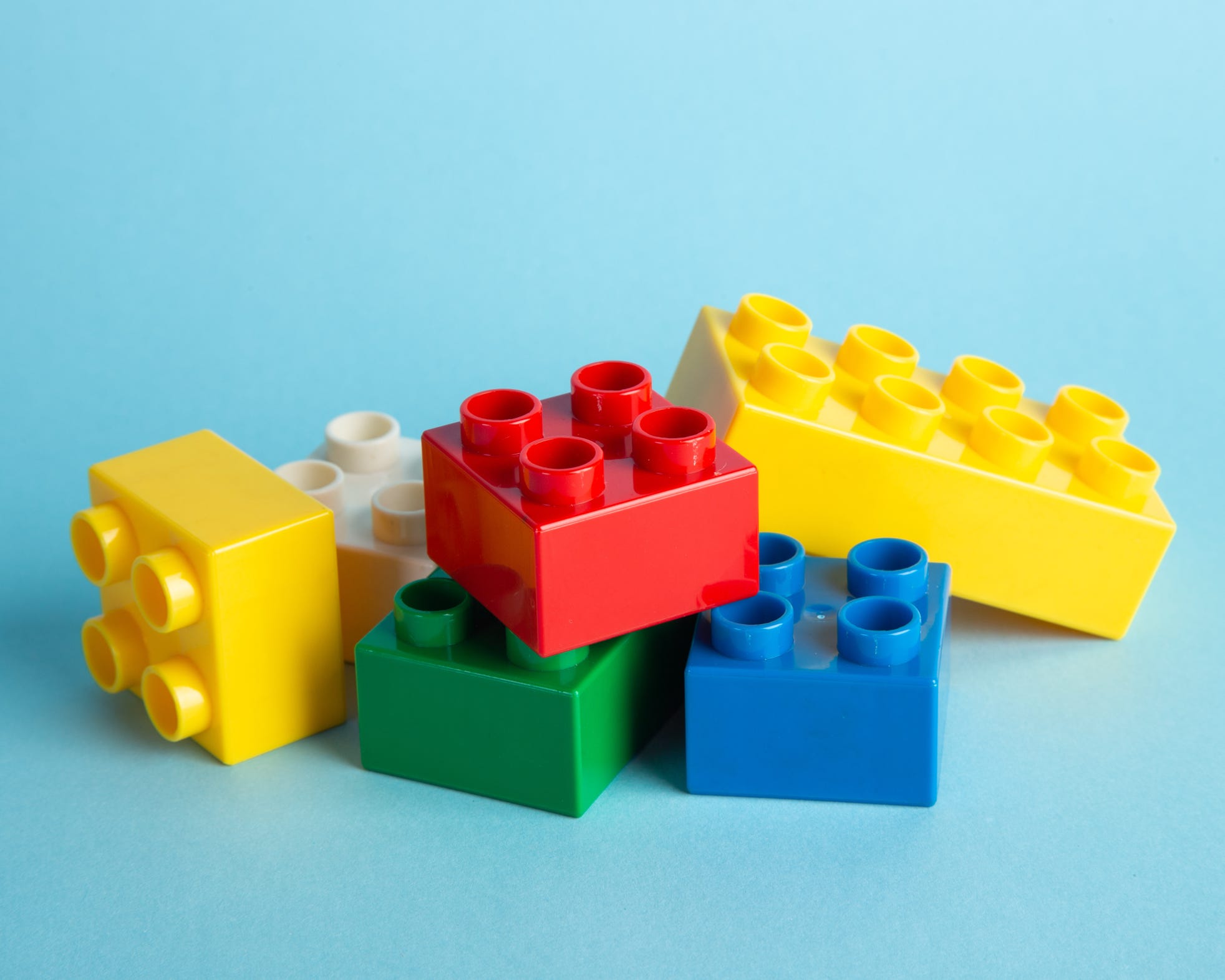 Six Bricks is a hands-on tool for learning. It is one of the LEGO® Foundation's most popular tools for introducing learning through play and is experiencing rapid growth in usage by teachers worldwide.